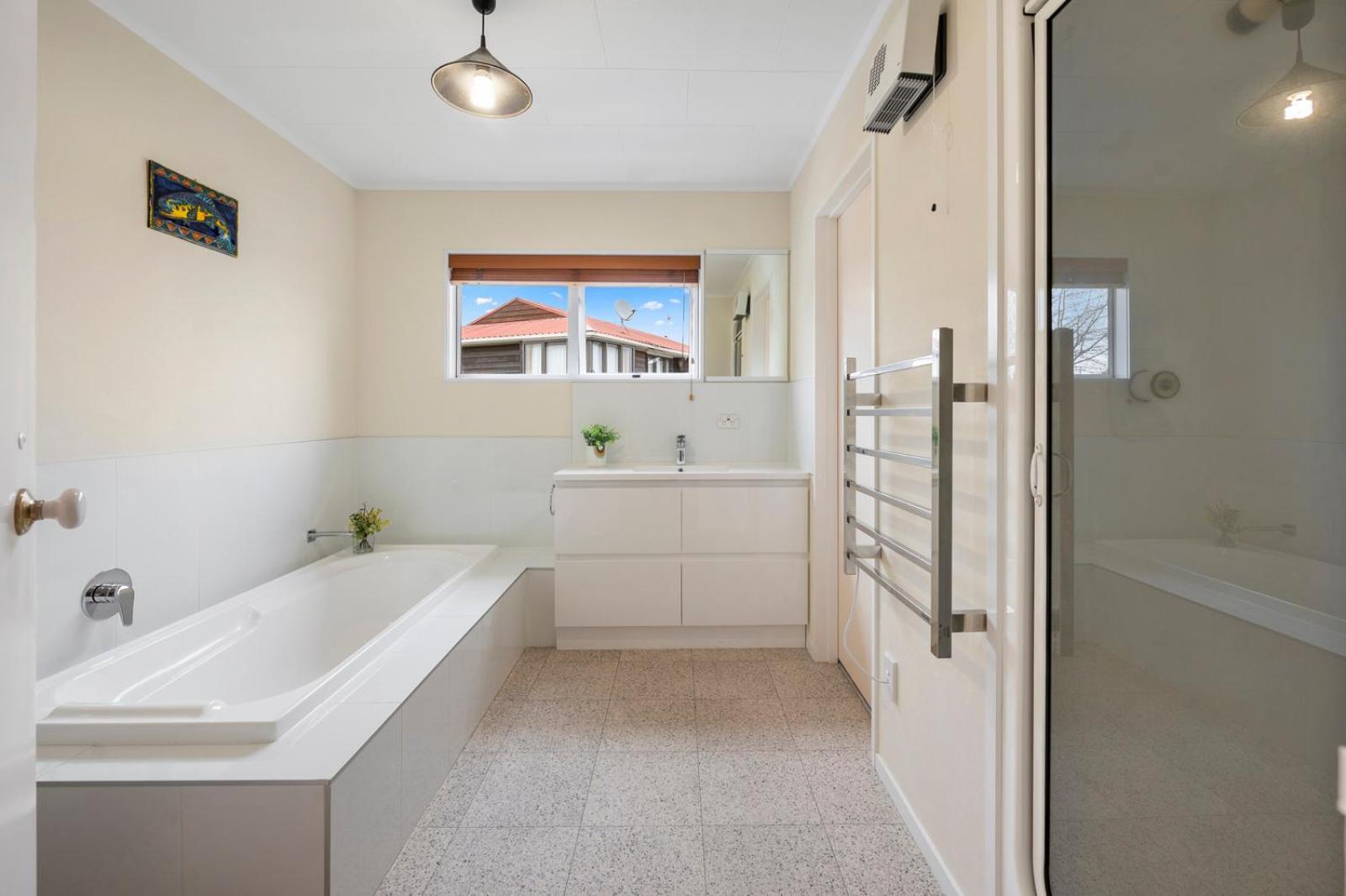 The White House - Taupo Holiday Home Luaran gambar